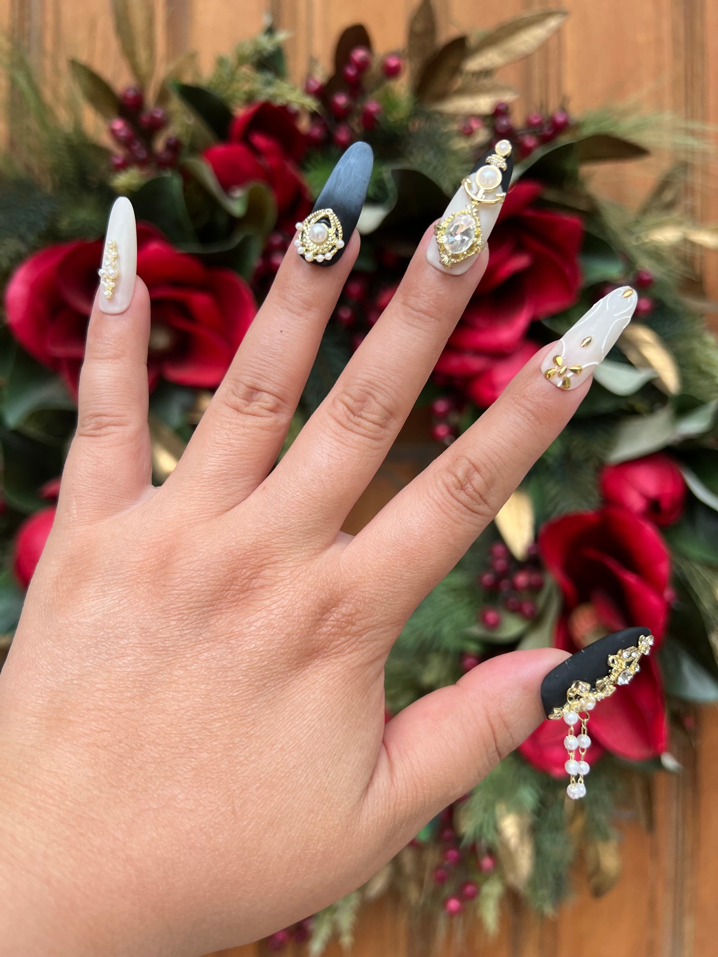 Lavish Jewel Accents Gold Detailing Press-on Nail|Glue Nails|Nail Art|False Nails|Elegant Nails|Summer Sale|Fancy Event Nails|Trendy Nails