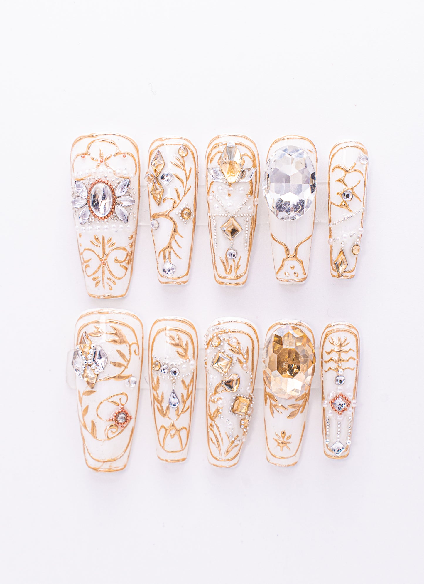 White Elegant Gold Detailing Press-on Nail|Glue Nails|Nail Art|False Nails|Elegant Nails|Summer Sale|Fancy Event Nails|Trendy Nails