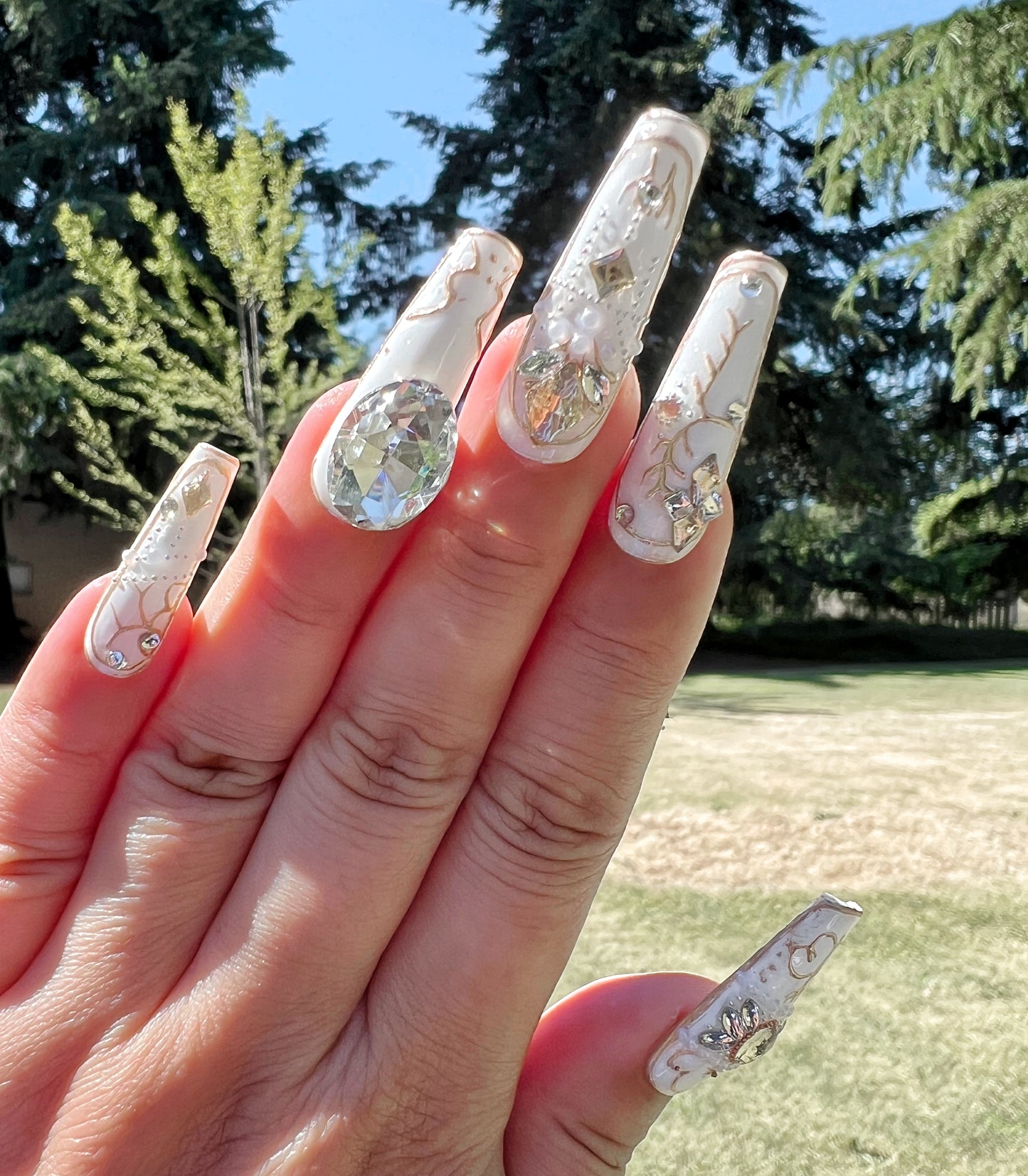 White Elegant Gold Detailing Press-on Nail|Glue Nails|Nail Art|False Nails|Elegant Nails|Summer Sale|Fancy Event Nails|Trendy Nails