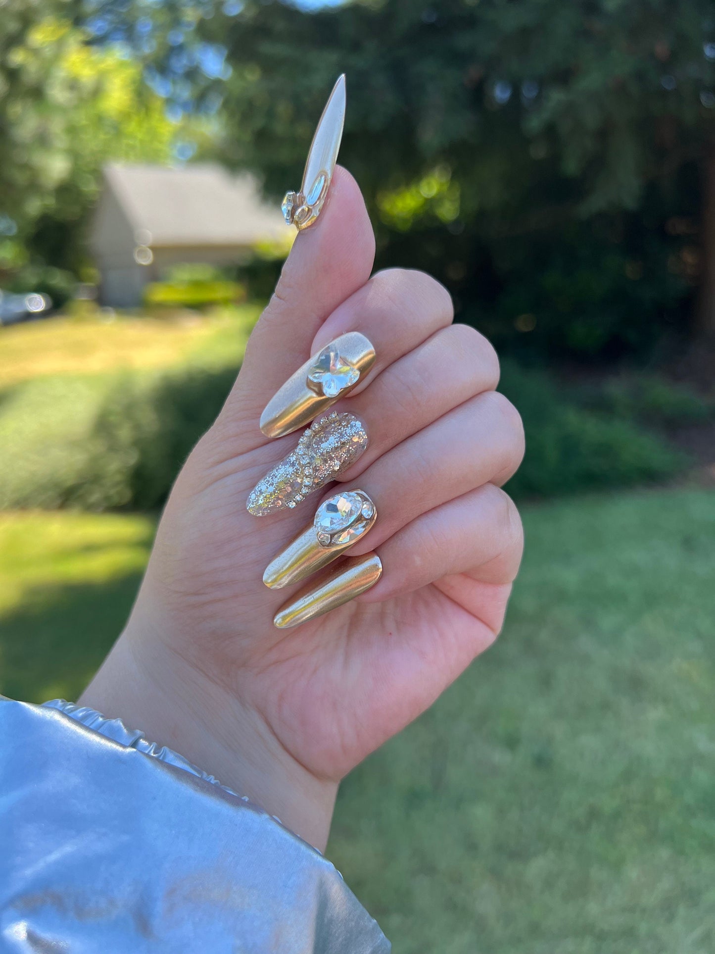 Gold Nails|Almond Nails|Luxury Nails|Cute Nail|Nail Designs|False Nail|Elegant Nail|Summer Nail|Crystal nail|Trendy Nail|Metallic Nail