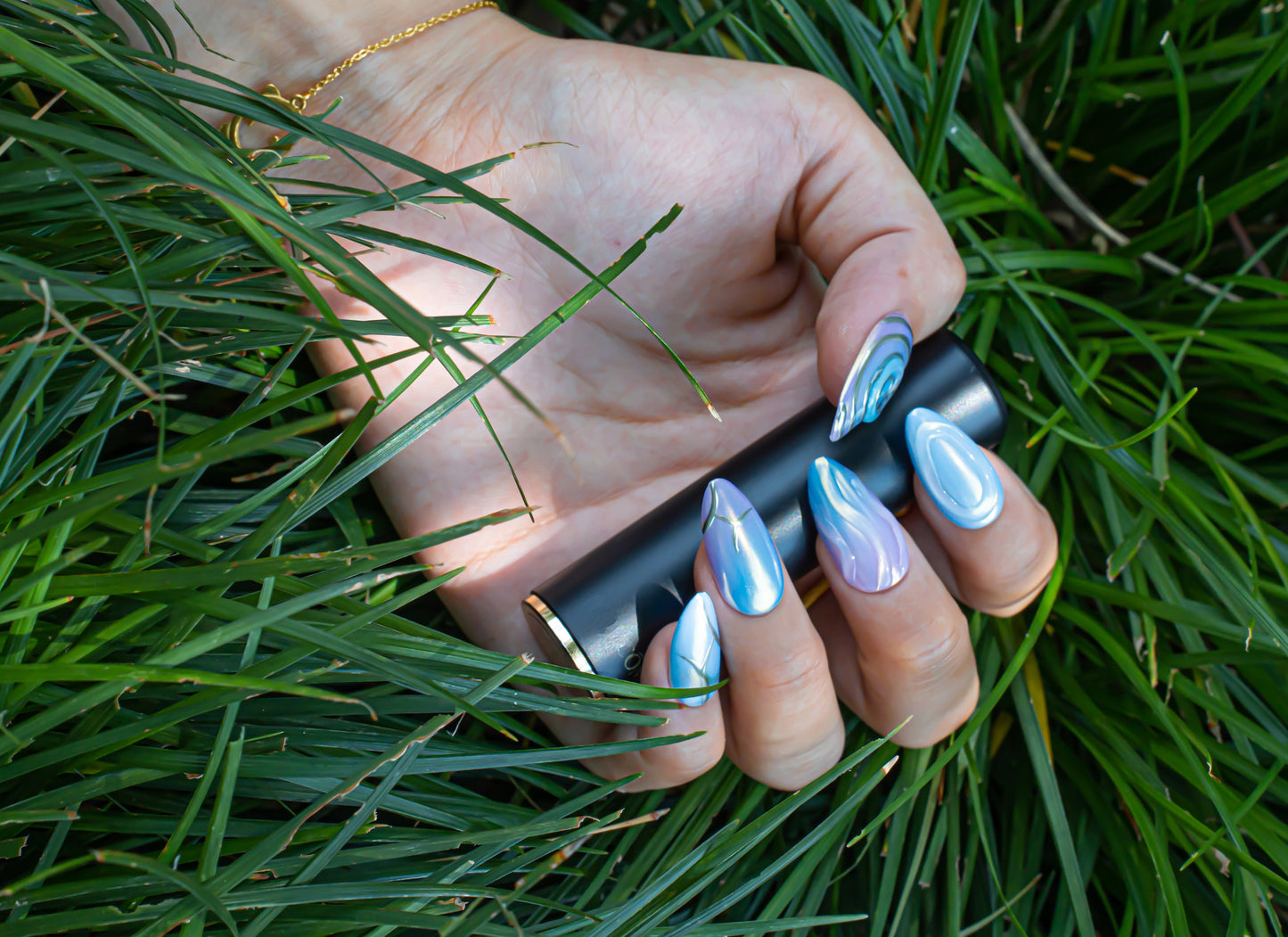 Iridescent Blue Ocean Nails|Cute Nail|Beach Nails|Summer Nail|Nail Designs|False Nail|Elegant Nails|Classy Nail|Trendy Nail|Ombre Nail