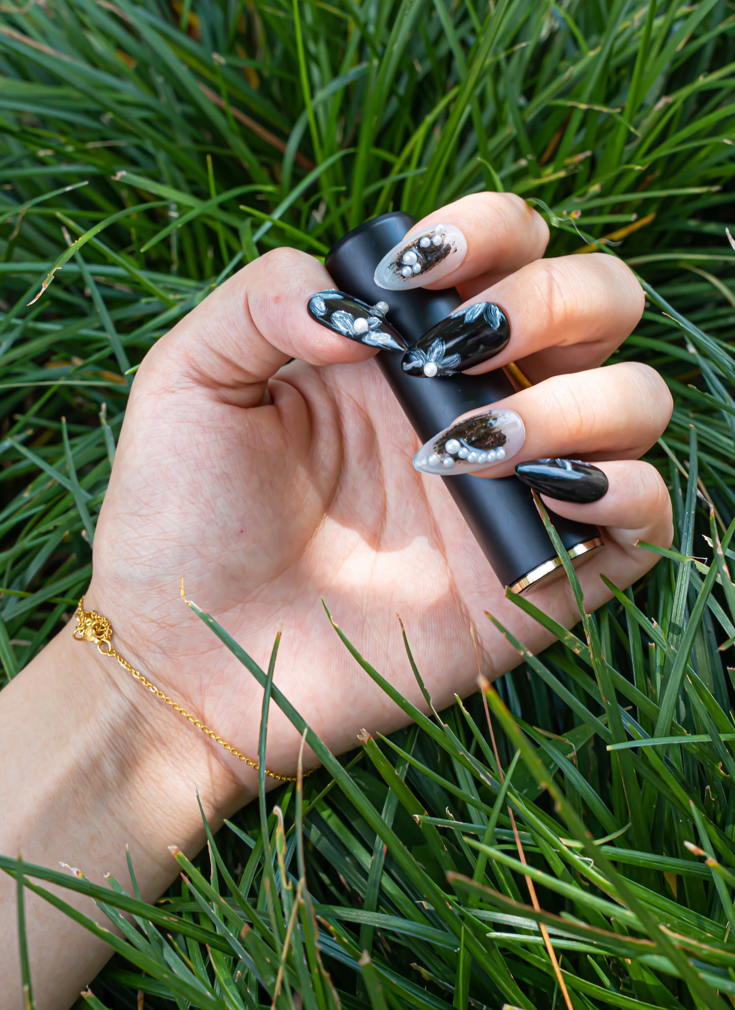 Fall Nails|Natural Nails|Flower Nails|Almond Nails|Pearl Nails|Cute Nails|Nail Designs|False Nails|Elegant Nails|Trendy Nails|Classy Nails