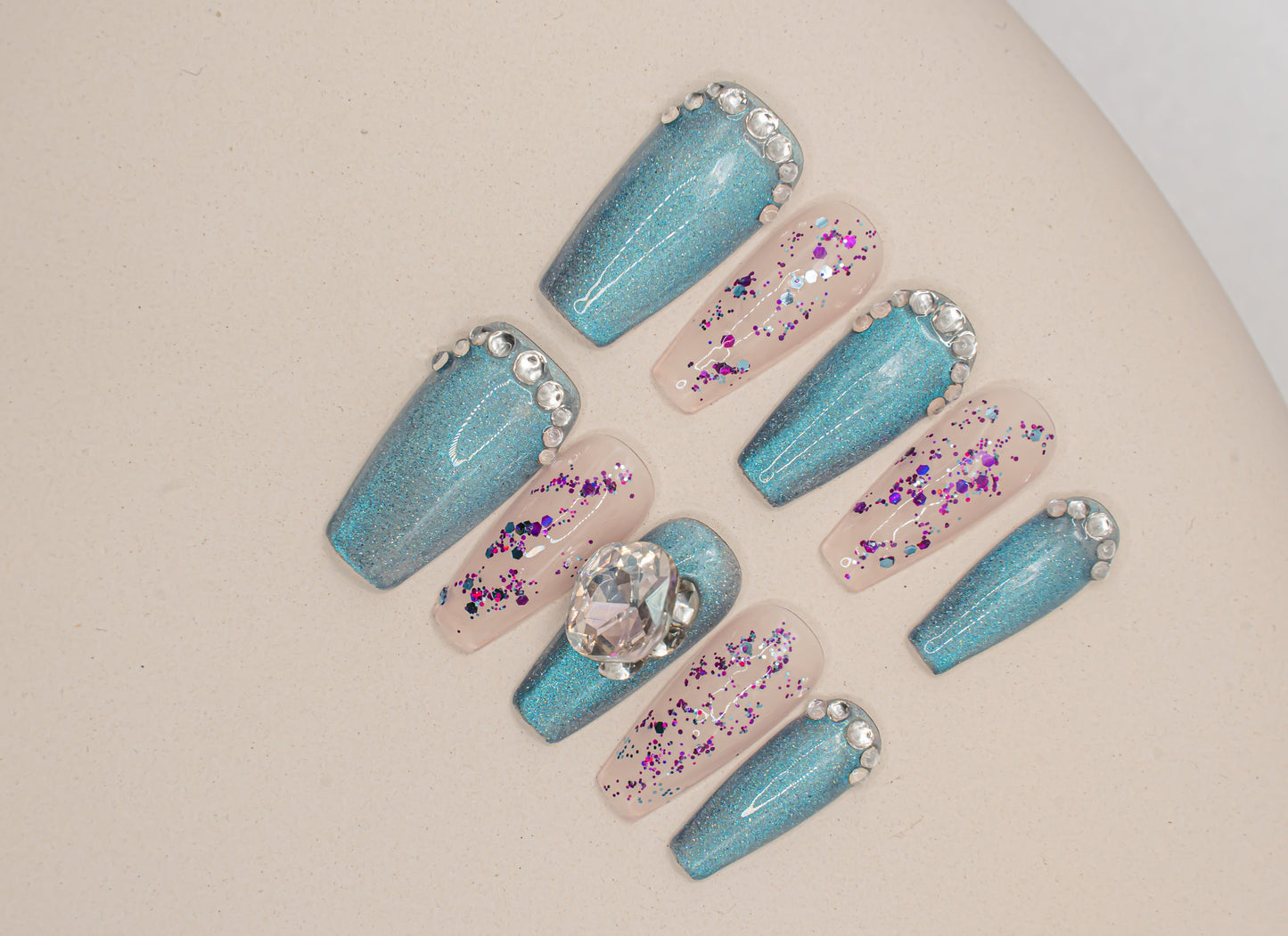 Cute Nails|Summer Nail|Sparkling Nails|Crystal Nails|Glitter Nails|Long Coffin Nails|Nail Designs|False Nails|Elegant Nails|Trendy Nails