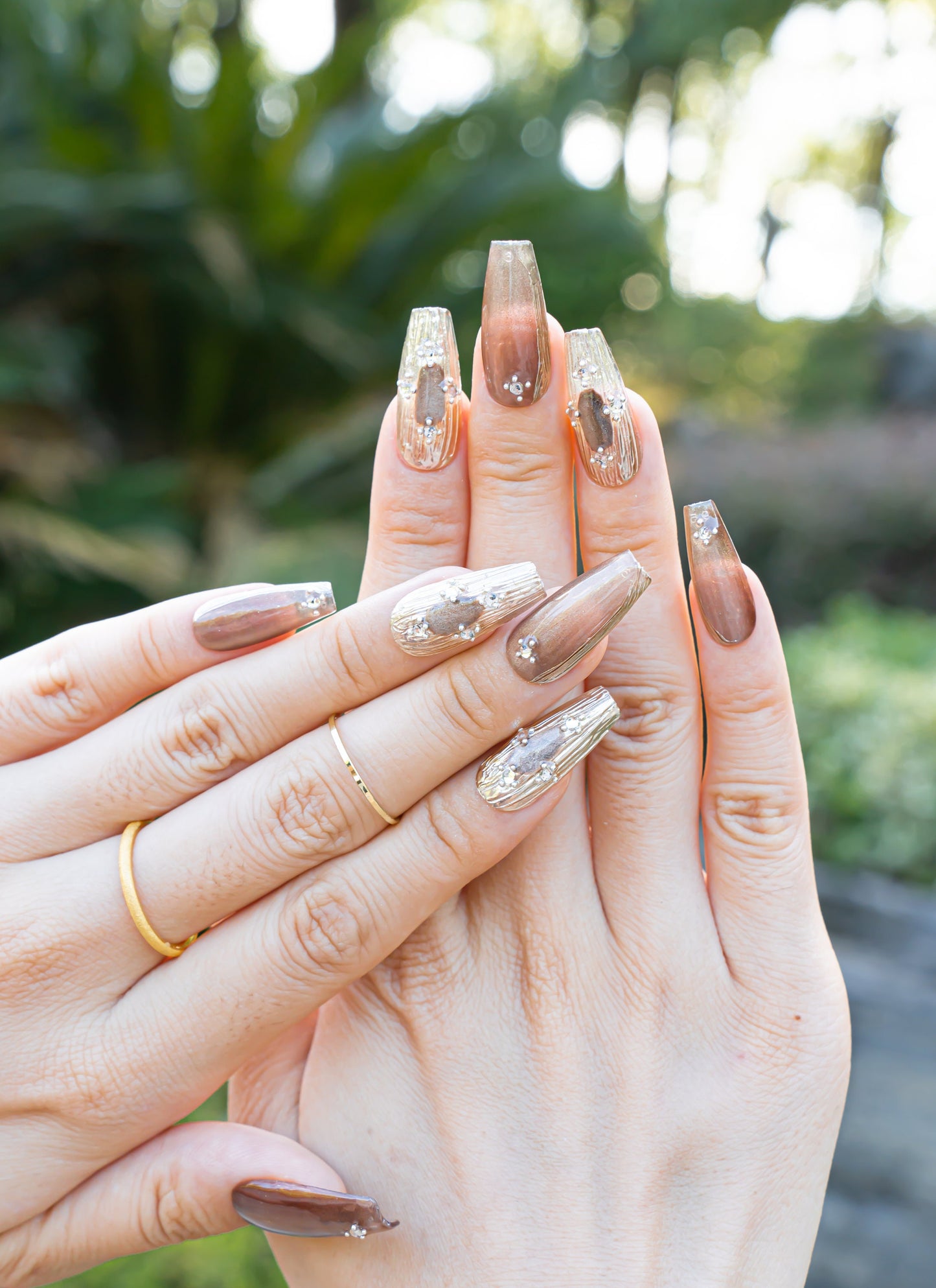 Elegant Nails|Fall Nails|3D Nails|Chrome Nails|Metallic Nails|Glass Nails|Crystal nails|Long Coffin Nails|Brown Nails|False Nail|Trendy Nail
