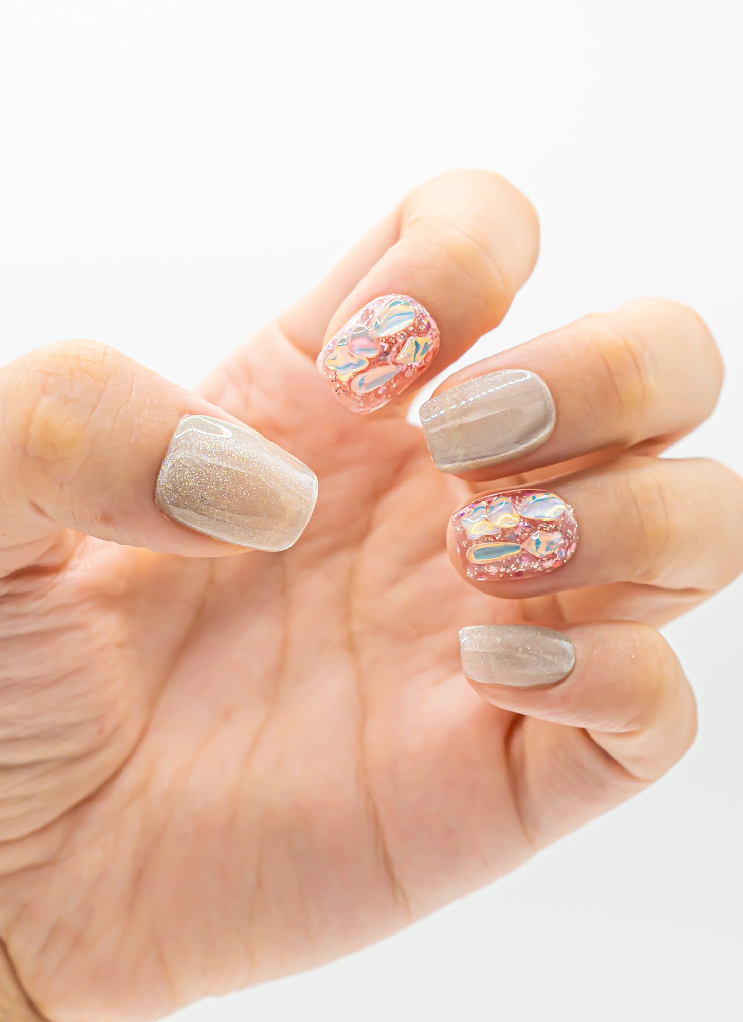 Elegant Nails|Fall Nails|3D Nails|Cat Eye Nails|Crystal Nails|Glass Nails|Beige Nails|Short Square Nails|Trendy Nails|False Nail