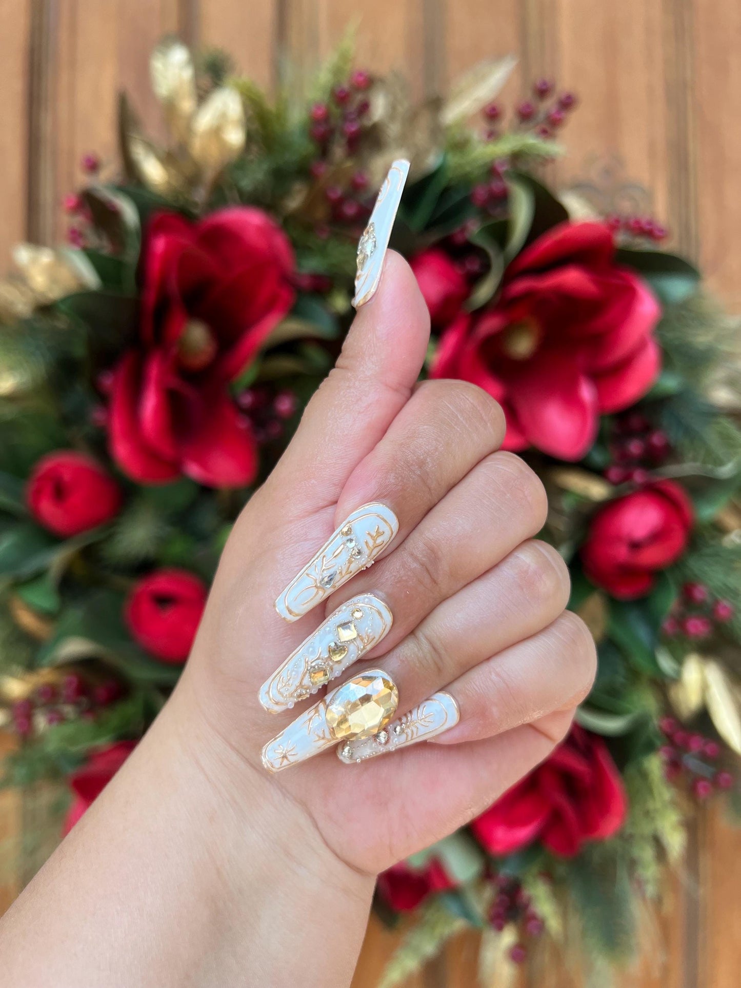 White Nails|Crystal nails|Coffin Nail Design|Cute Nails|Nail Designs|False Nails|Elegant Nails|Summer Nail|Trendy Nails