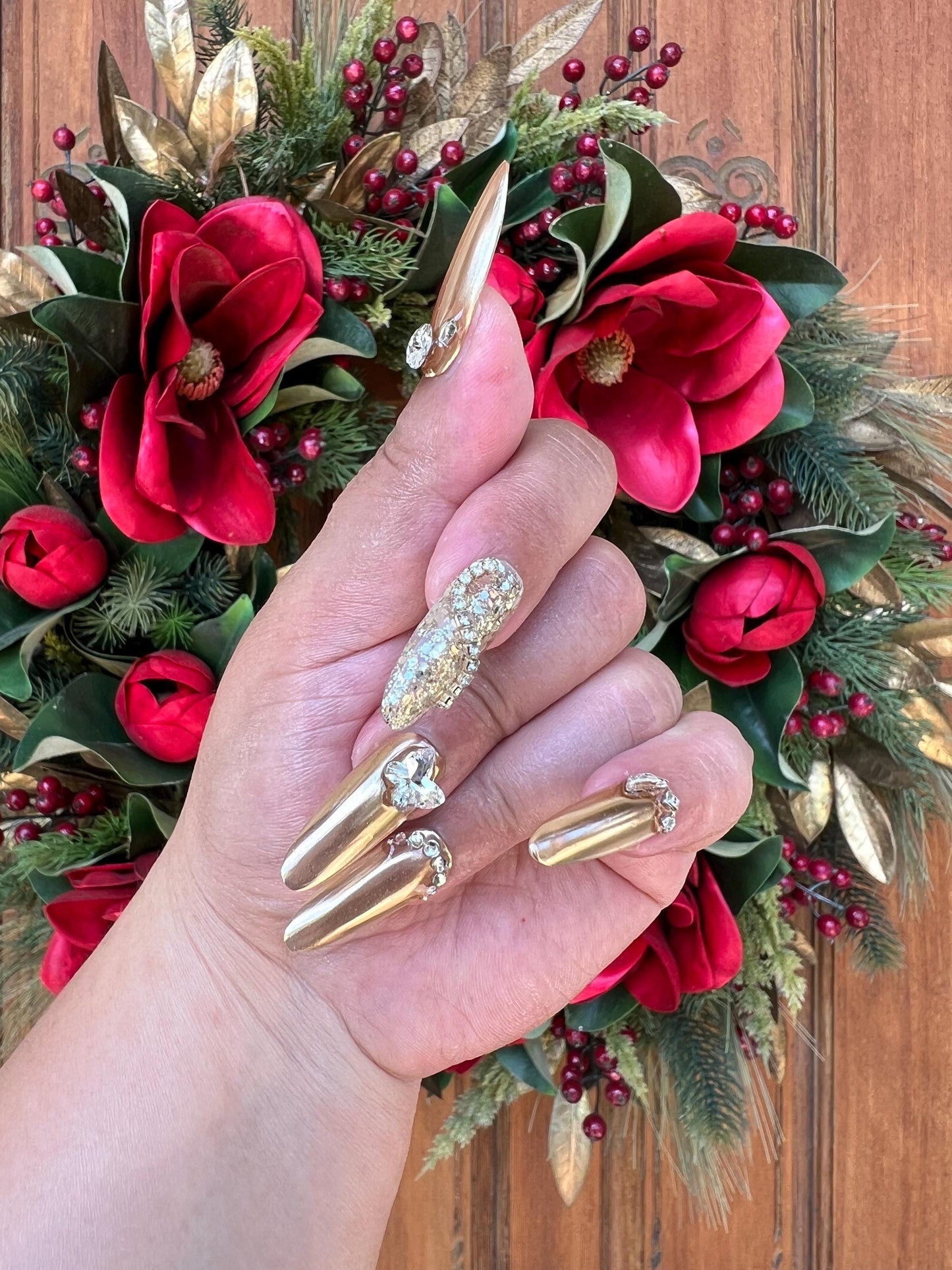 Gold Nails|Almond Nails|Luxury Nails|Cute Nail|Nail Designs|False Nail|Elegant Nail|Summer Nail|Crystal nail|Trendy Nail|Metallic Nail