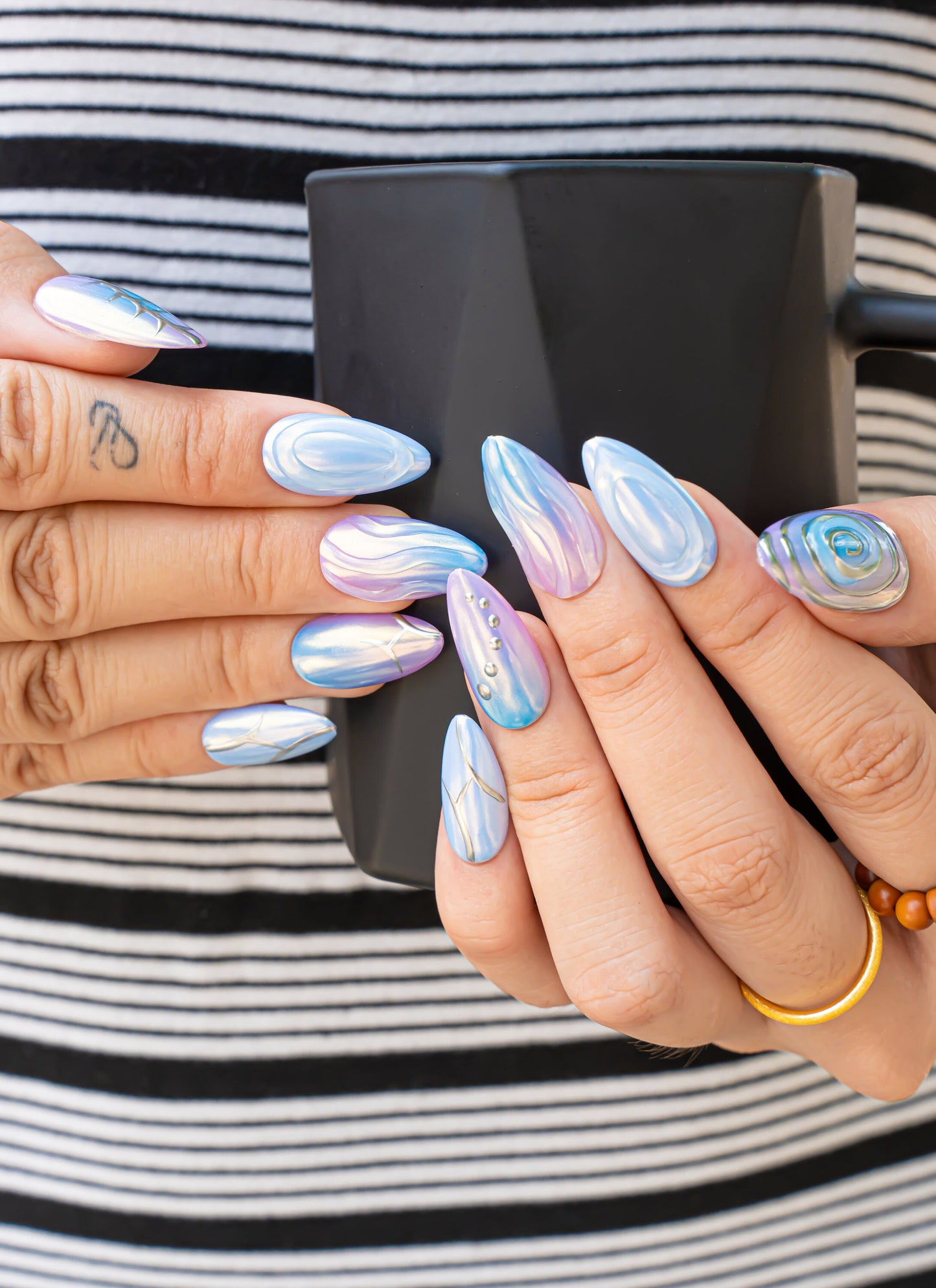 Iridescent Blue Ocean Nails|Cute Nail|Beach Nails|Summer Nail|Nail Designs|False Nail|Elegant Nails|Classy Nail|Trendy Nail|Ombre Nail