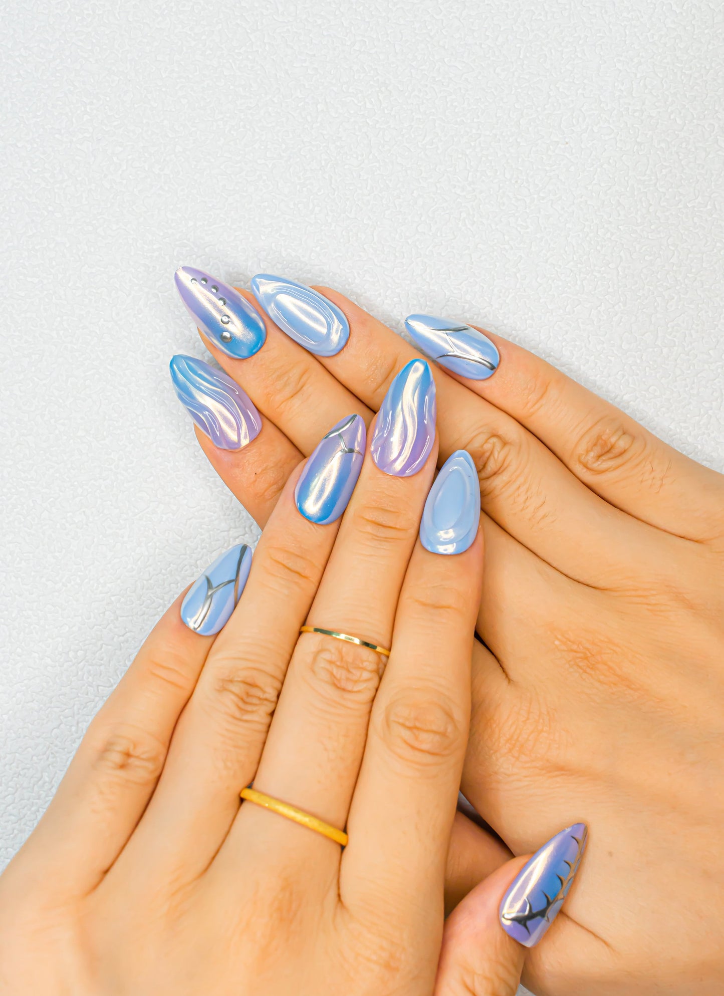 Iridescent Blue Ocean Nails|Cute Nail|Beach Nails|Summer Nail|Nail Designs|False Nail|Elegant Nails|Classy Nail|Trendy Nail|Ombre Nail