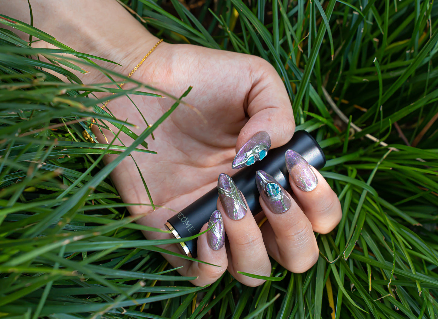 3D Almond Silver Chrome Nails|Cute Nails|Nail Designs|Nail Art|False Nails|Elegant Nails|Summer Nail|Ombre Nails|Trendy Nails|Classy Nails