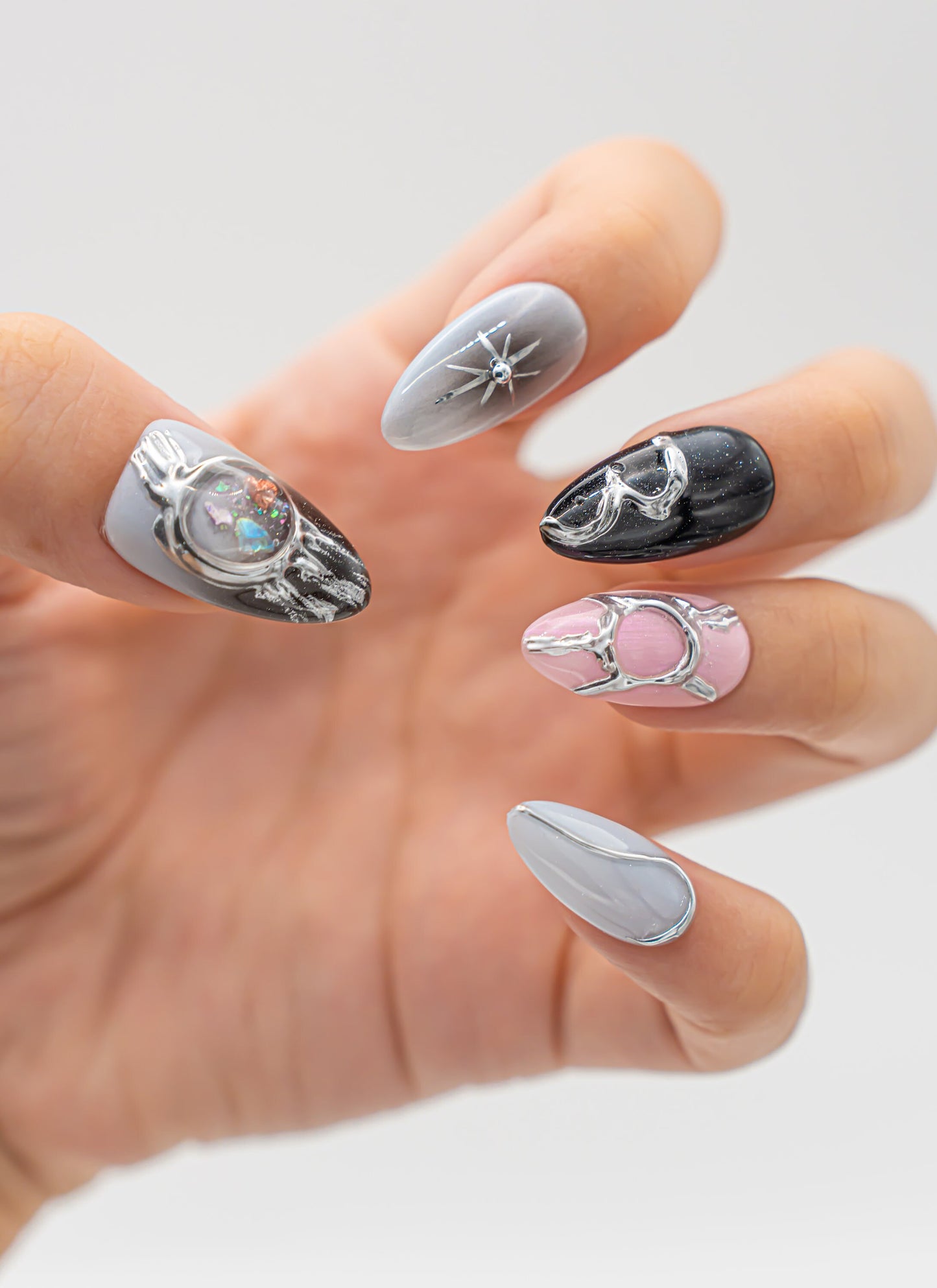 Star Nails|Galaxy Nails|Silver and Black Nails|Cute Nails|False Nails|Elegant Nails|Summer Nails|Metallic Nails|Trendy Nails|Classy Nails