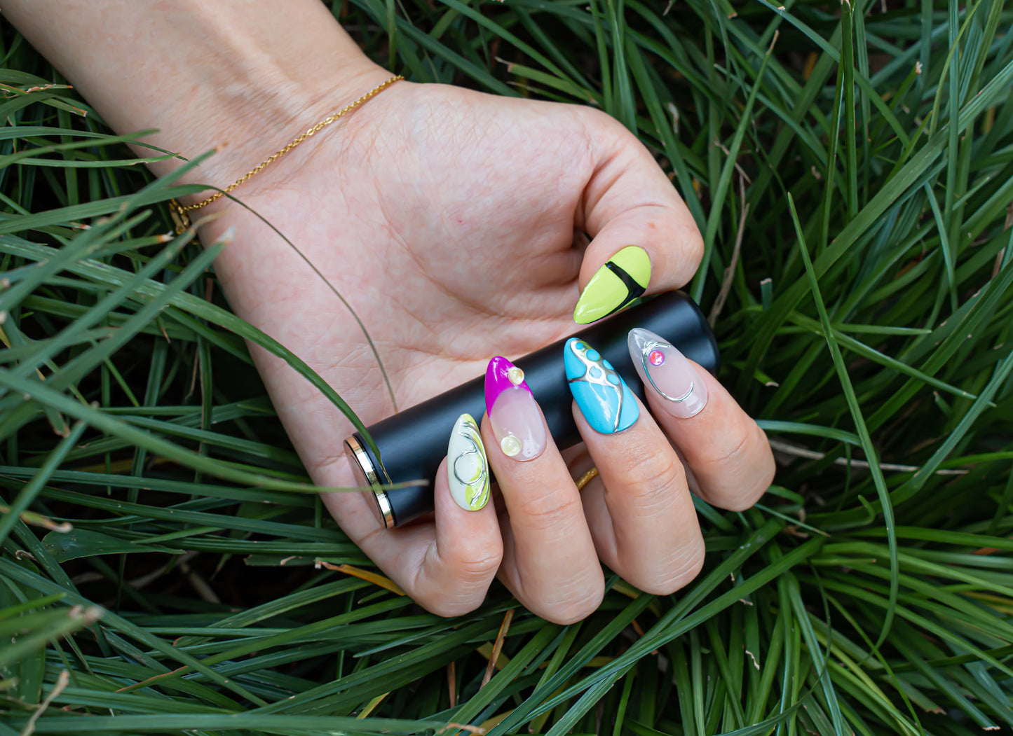 Colorful Nails|Neon Nails|Cute Nails|Beach Nails|Almond Nails|Nail Designs|False Nails|Elegant Nails|Summer Nail|Trendy Nails|Classy Nails