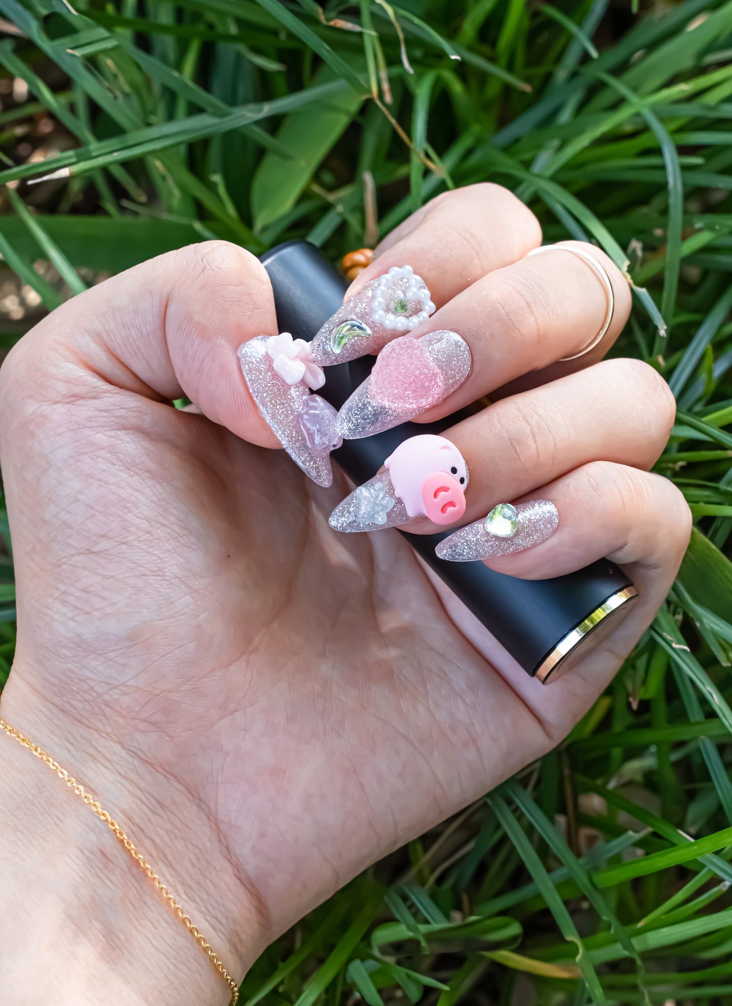 Cute Nails|Summer Nails|Character Nails|Clear Nails|Glittery Nails|Almond Nails|False Nails|Elegant Nails|Trendy Nails|Classy Nails