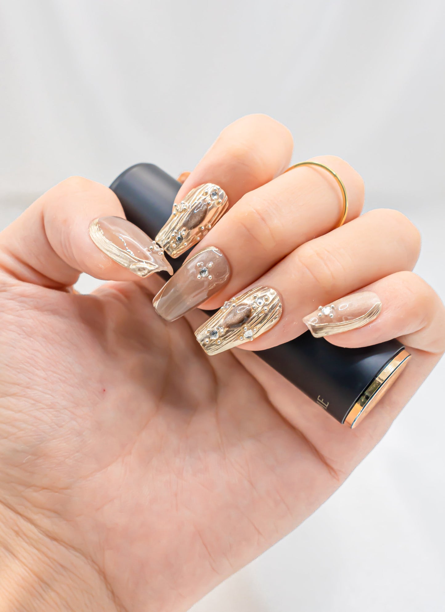 Elegant Nails|Fall Nails|3D Nails|Chrome Nails|Metallic Nails|Glass Nails|Short Coffin Nails|Nail Designs|False Nail|Trendy Nail|Classy Nail
