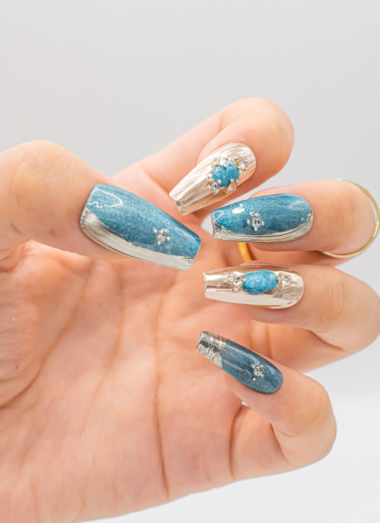 Elegant Nails|Summer Nails|Ocean Nails|Beach Nails|Mermaid Nails|Chrome Nails|Metallic Nails|Long Coffin Nails|False Nails|Trendy Nails