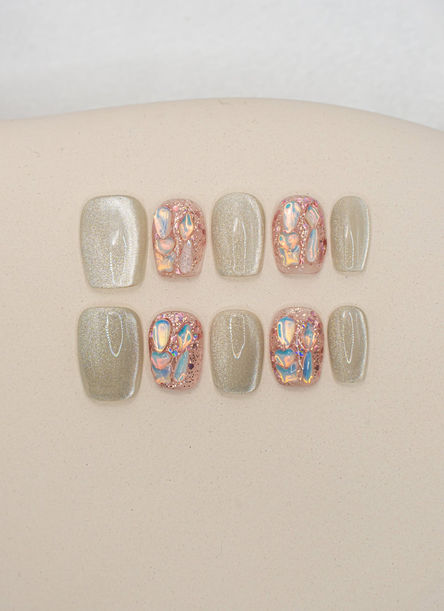 Elegant Nails|Fall Nails|3D Nails|Cat Eye Nails|Crystal Nails|Glass Nails|Beige Nails|Short Square Nails|Trendy Nails|False Nail