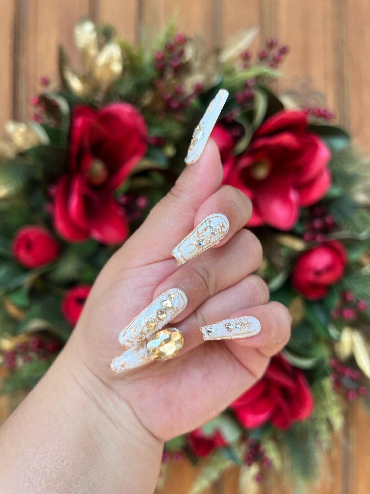 White Nails|Crystal nails|Coffin Nail Design|Cute Nails|Nail Designs|False Nails|Elegant Nails|Summer Nail|Trendy Nails