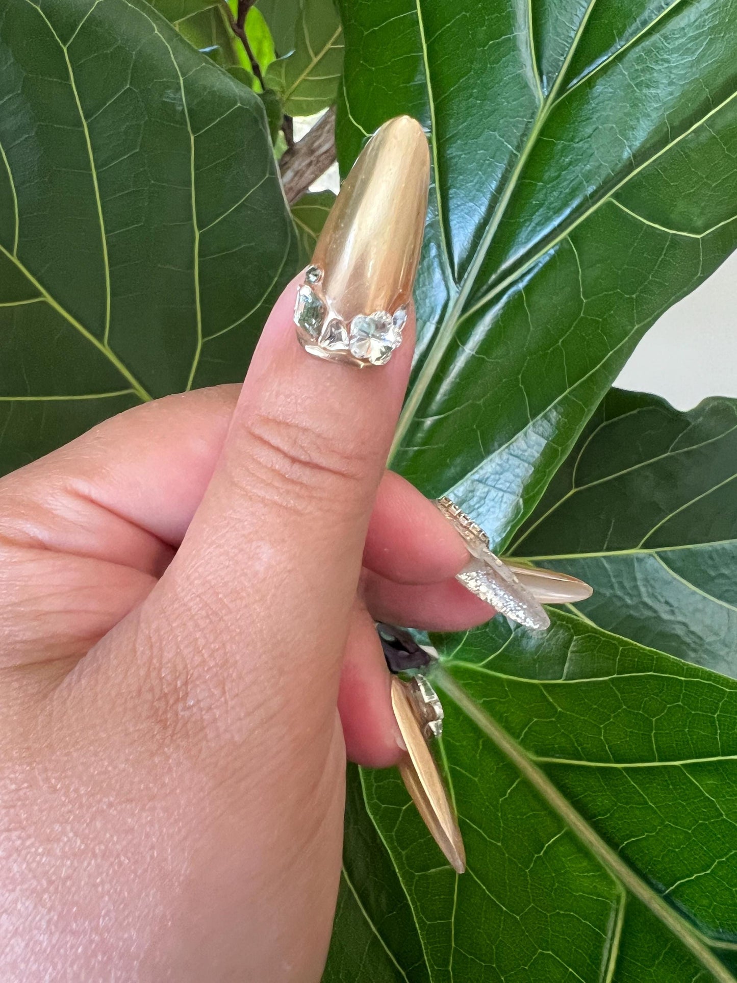Gold Nails|Almond Nails|Luxury Nails|Cute Nail|Nail Designs|False Nail|Elegant Nail|Summer Nail|Crystal nail|Trendy Nail|Metallic Nail