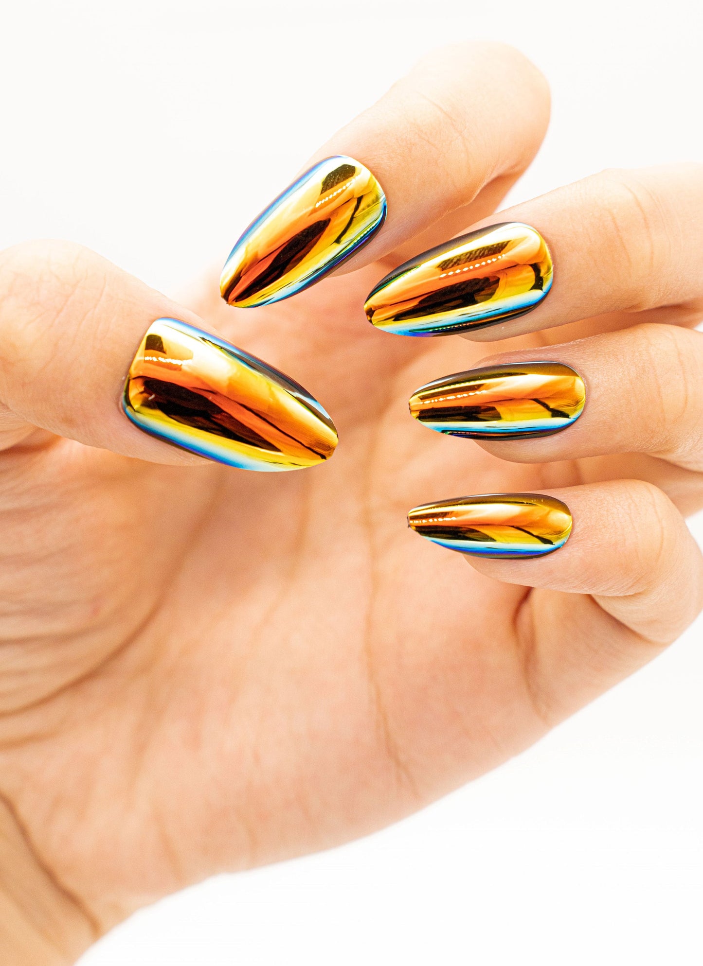 Ombre Nails|Almond Nails|Cute Nail|Nail Designs|False Nails|Elegant Nails|Summer Nail|Nail Art|Trendy Nails|Chrome Nails
