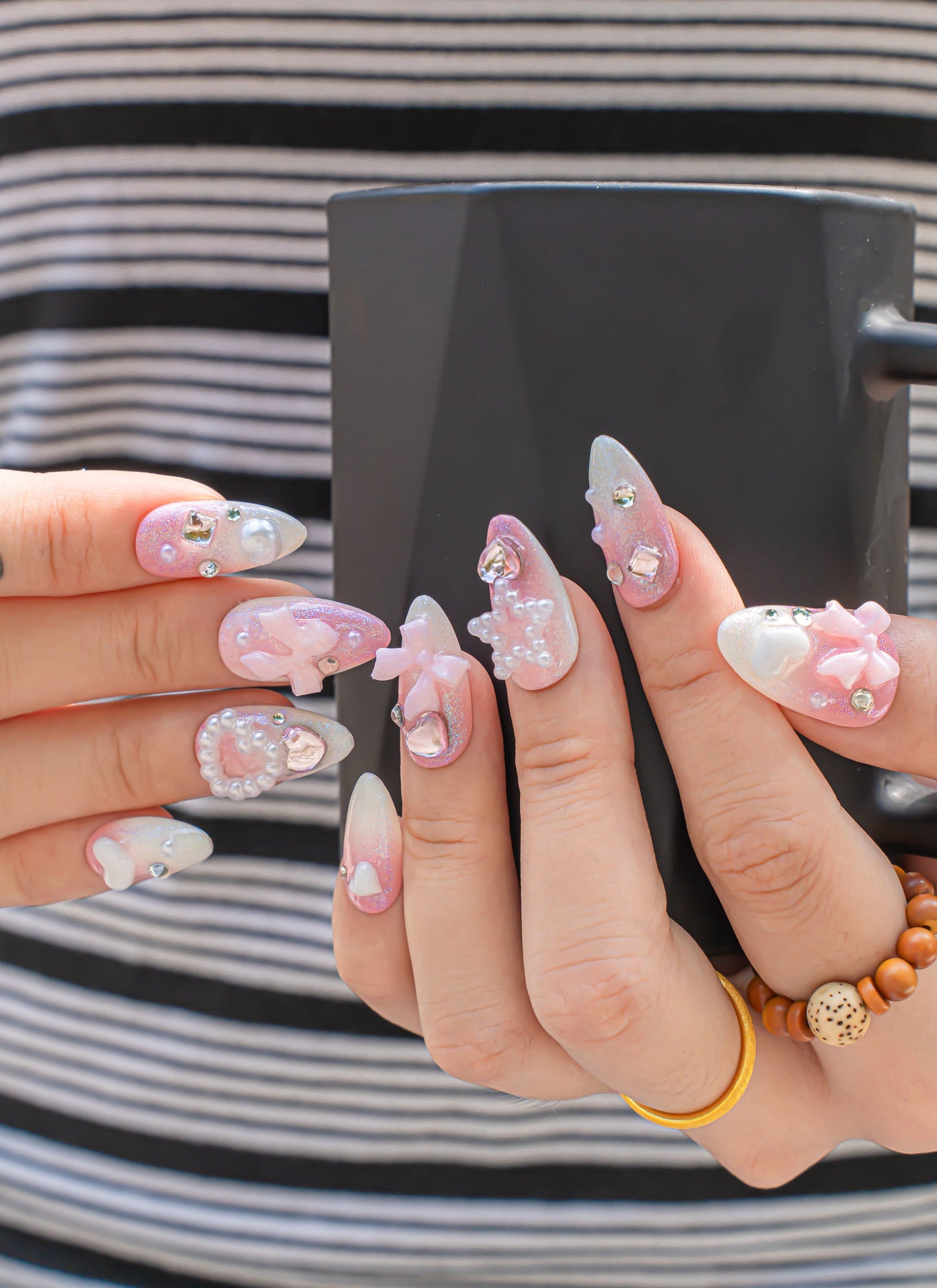 Pink Nails|Ombre Nails|Glitter nails|Cute Nails|Nail Designs|False Nails|Elegant Nails|Summer Nail|Trendy Nails|Classy Nails