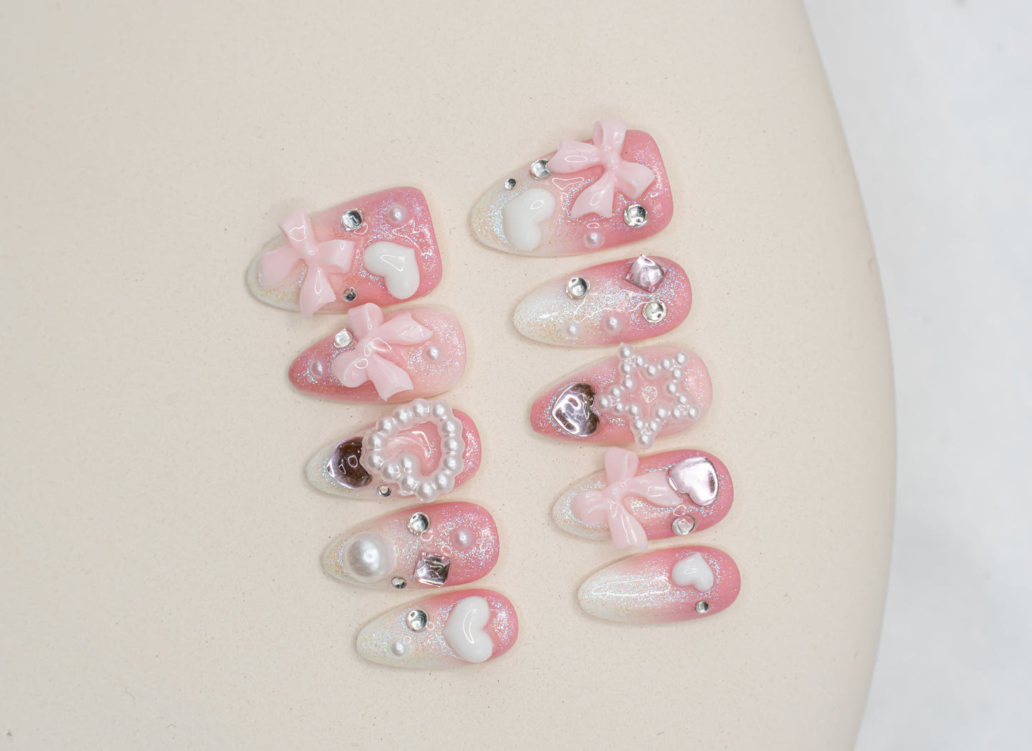 Pink Nails|Ombre Nails|Glitter nails|Cute Nails|Nail Designs|False Nails|Elegant Nails|Summer Nail|Trendy Nails|Classy Nails