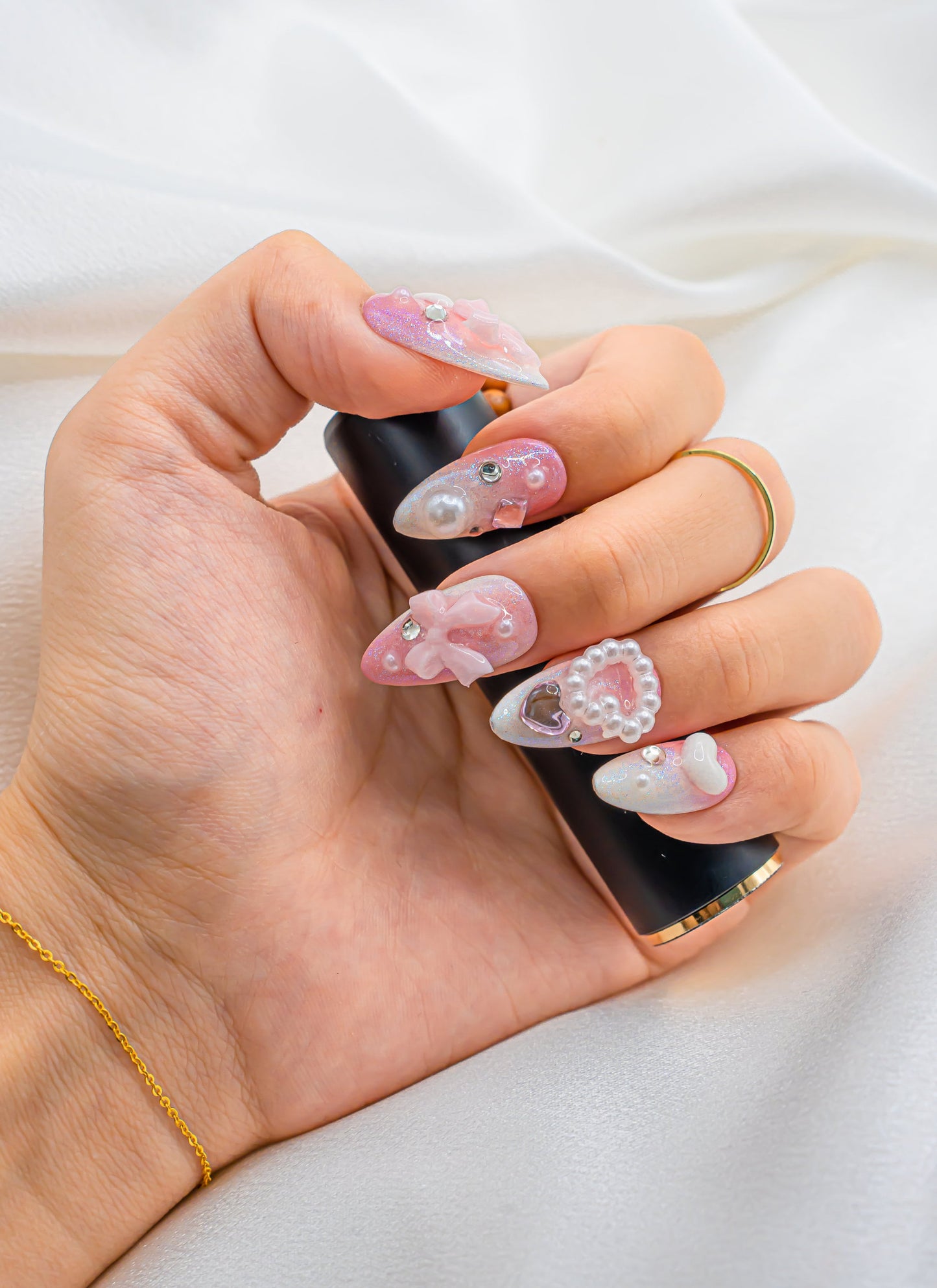 Pink Nails|Ombre Nails|Glitter nails|Cute Nails|Nail Designs|False Nails|Elegant Nails|Summer Nail|Trendy Nails|Classy Nails